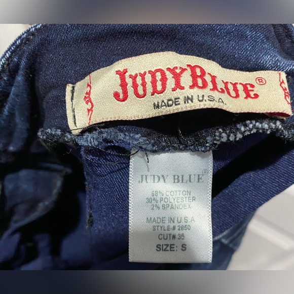 Judy Blue 2 piece denim skirt set size small 68% Cotton 30 % Polyester 2%Spandex - Picture 6 of 7